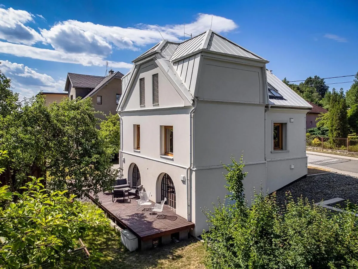 Tiny House, Podkrovni Apartman A Apartman S Vyhledem Do Zahrady Ostrava