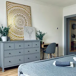 Myslbekova 17 Apartmán