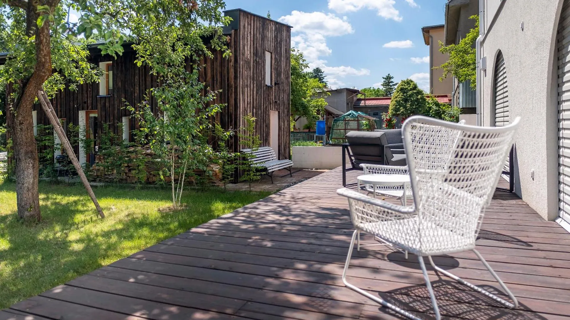 Apartment Tiny House, Podkrovni Apartman A Apartman S Vyhledem Do Zahrady Ostrava
