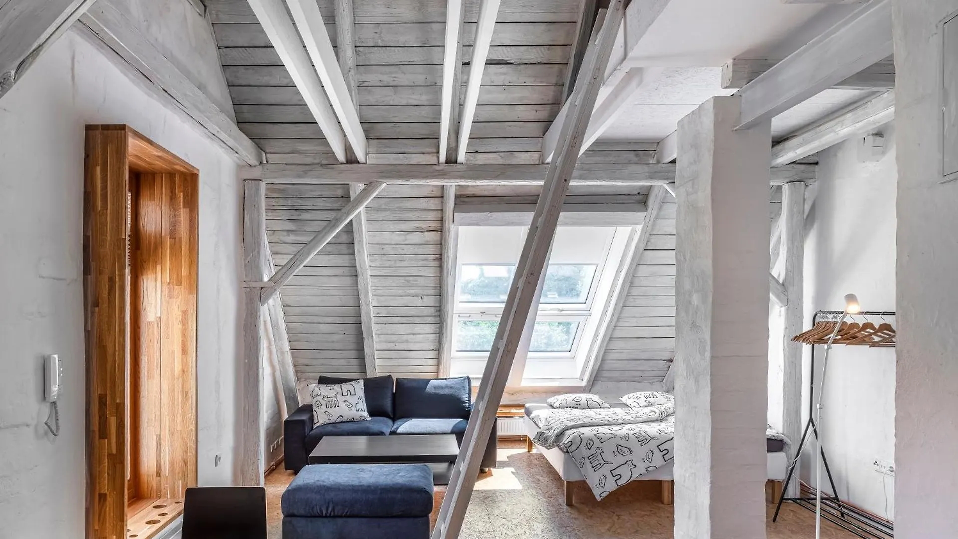 Tiny House, Podkrovni Apartman A Apartman S Vyhledem Do Zahrady Ostrava Czech Republic