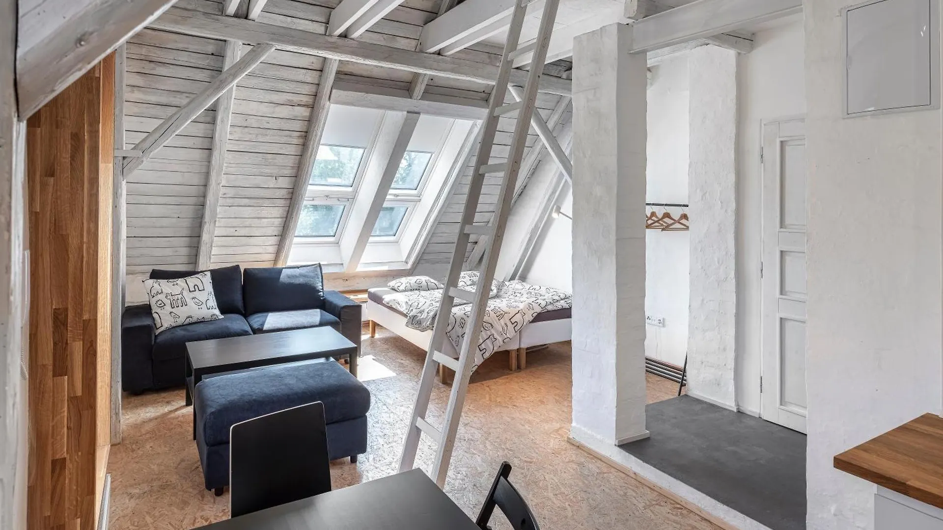 Tiny House, Podkrovni Apartman A Apartman S Vyhledem Do Zahrady Ostrava Czech Republic